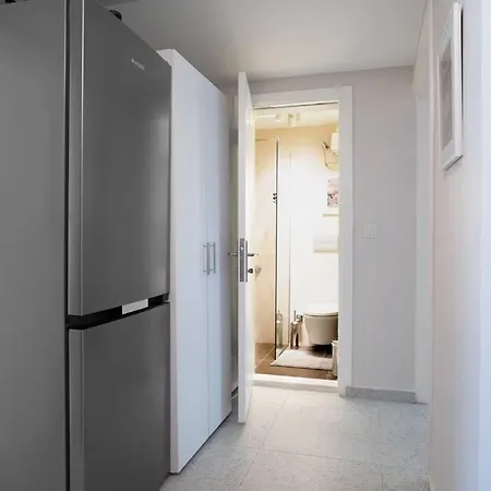 דירה Modern And Designed 2br W Garden אדאלר