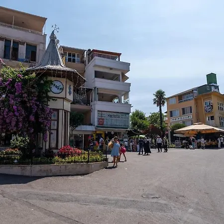 Modern And Designed 2br W Garden דירה *