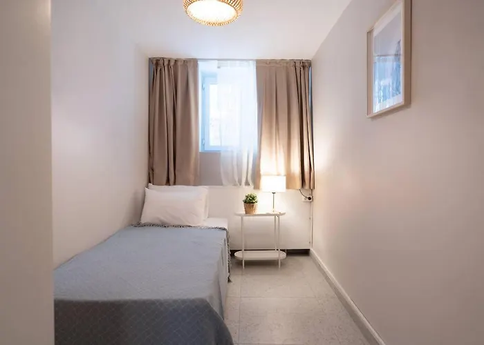 Daire Modern And Designed 2br W Garden