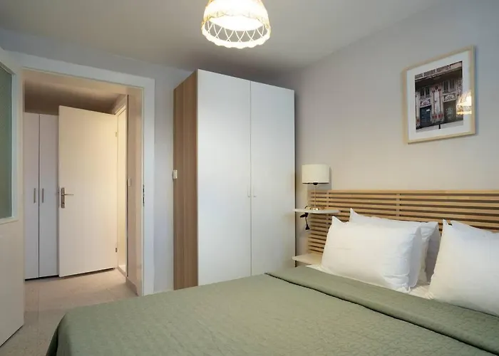 Modern And Designed 2br W Garden *